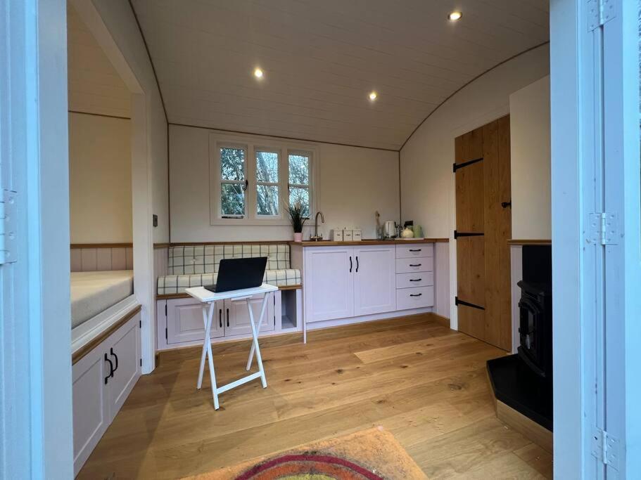 Tranquil Spot Shepherds Hut Cinderford Buitenkant foto